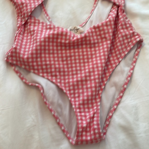 Jessica Simpson Bathing Suit - Picture 5 of 6